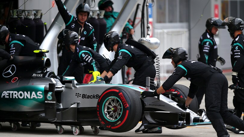 F.1: Raikkonen penalizzato, Mercedes è mondiale