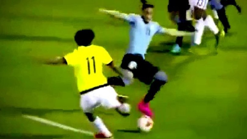 Caceres ko, poi l'espulsione: Cuadrado, che combini?