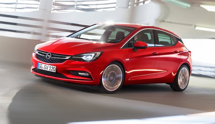 Opel Astra: piena di luce