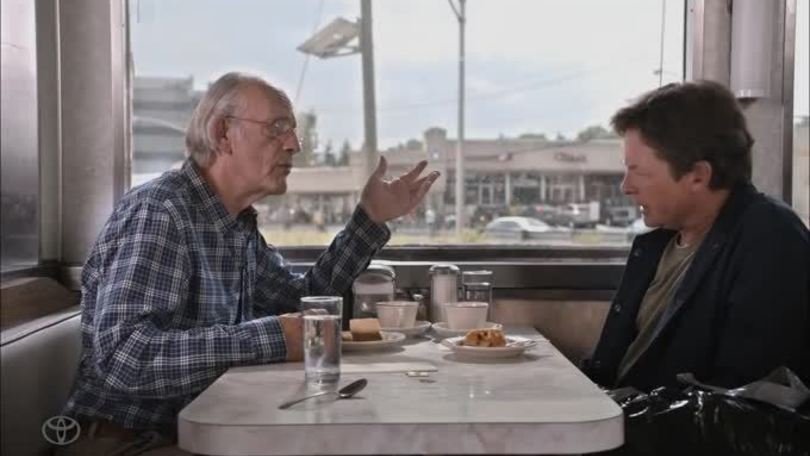 Ritorno al Futuro, il film Toyota con Doc e Marty McFly