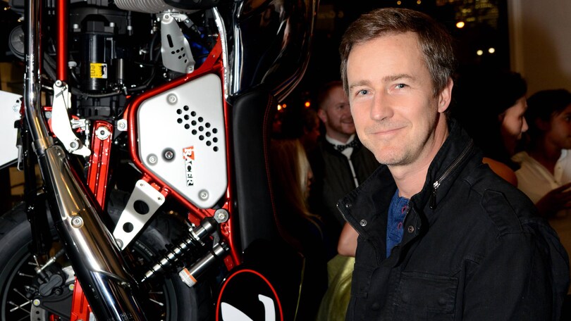 Vespa Store apre a Manhattan con Edward Norton