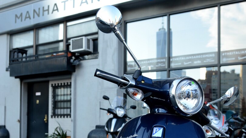 Vespa Store apre a Manhattan con Edward Norton