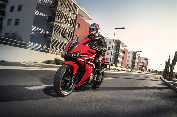 Honda: tolto il velo alla CBR500R