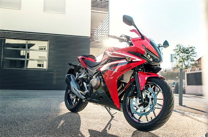Honda: tolto il velo alla CBR500R