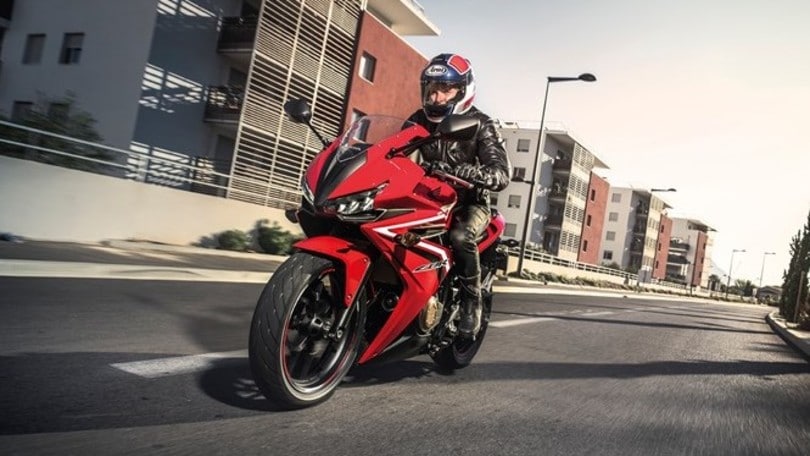 Honda: tolto il velo alla CBR500R