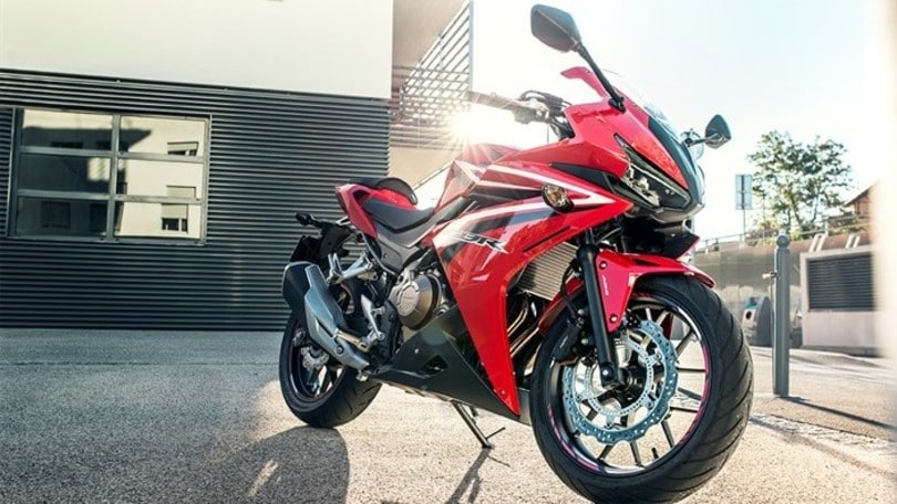 Honda: tolto il velo alla CBR500R