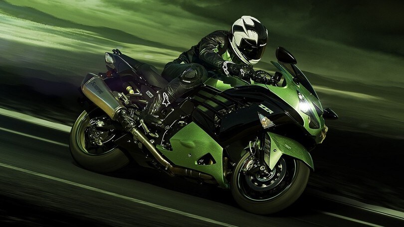 Kawasaki rinnova la sua “freccia” ZZR da 200 cv