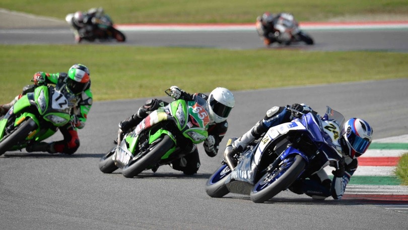 Yamaha R3: le “mini” MotoGp di Rossi e Lorenzo vanno forte