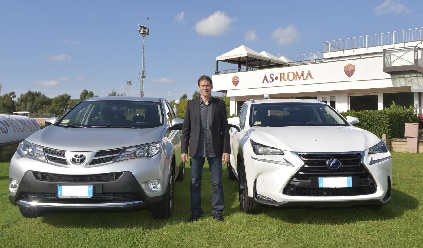 La Roma viaggia green con Toyota e Lexus