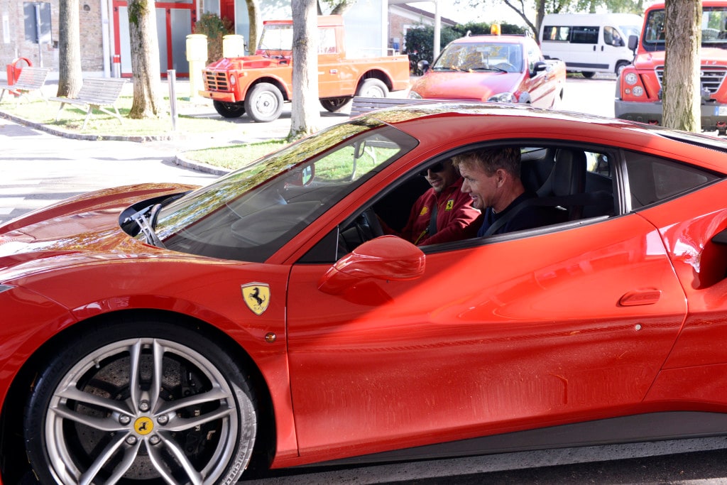 Ferrari, Gordon Ramsay a Fiorano con la 488 GTB