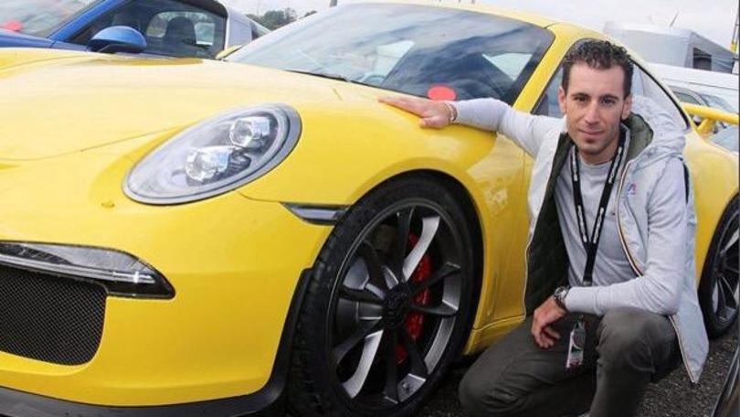 Nibali gira in Porsche al Mugello