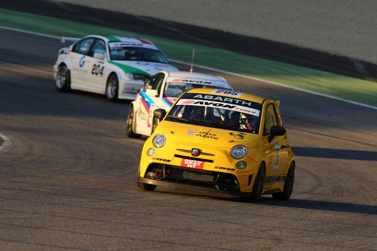 Abarth, un esordio in pista da... Record