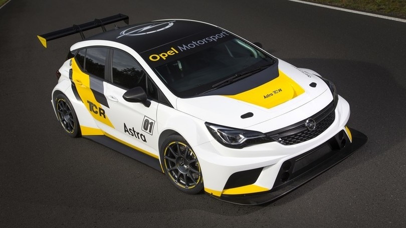 Opel Astra TCR, furia da 330 cavalli