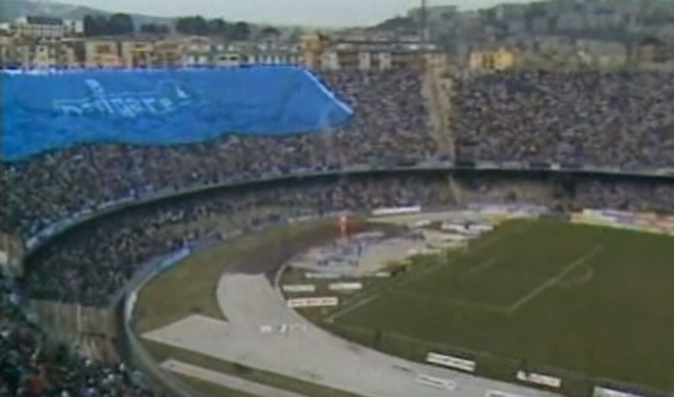 Napoli, la magia di Maradona con il Verona compie 30 anni
