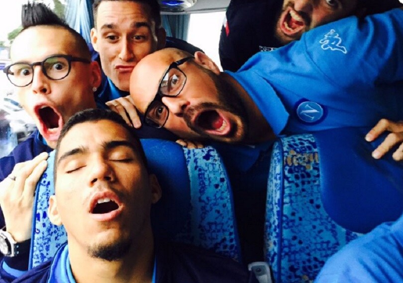 Napoli, morale alto: Reina scherza con Allan
