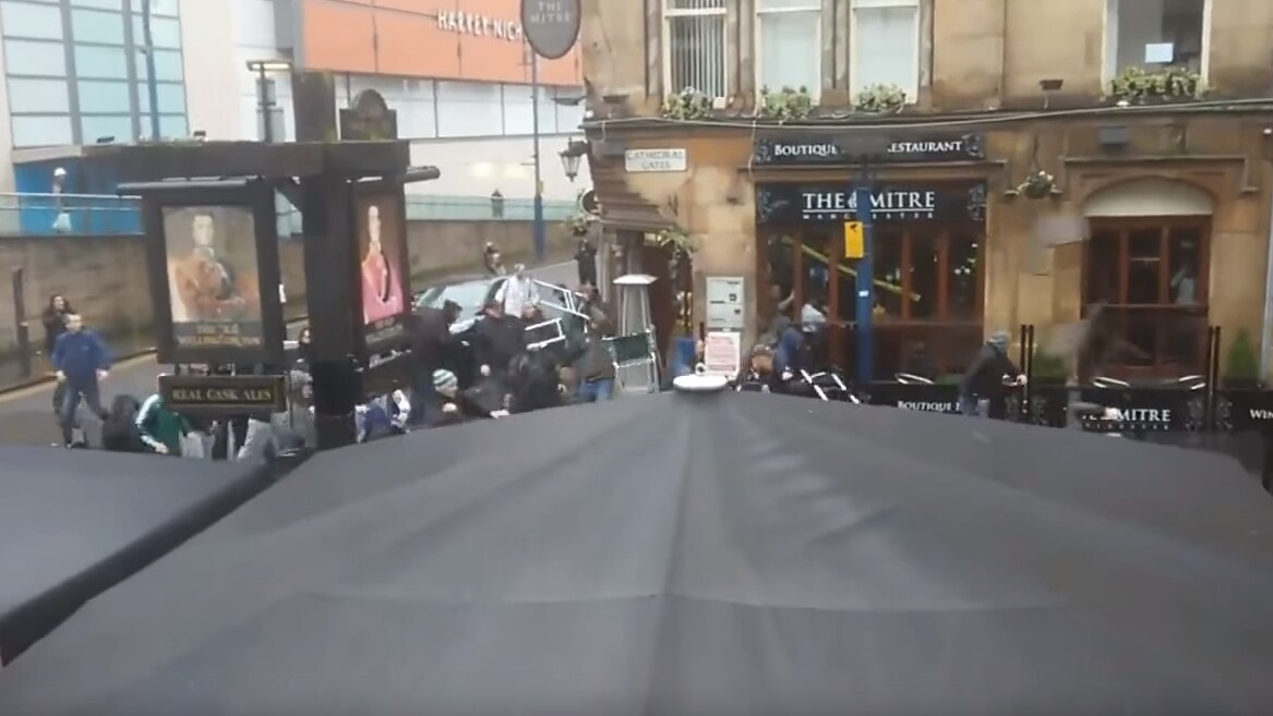 Scontri a Manchester, assalto a tifosi del Siviglia: arrestati 5 polacchi