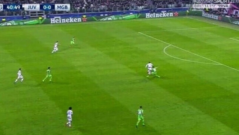 Champions League Juve: Morata lanciato a rete, Dominguez lo stende: solo giallo!