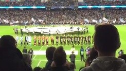 I tifosi del City fischiano l'inno della Champions