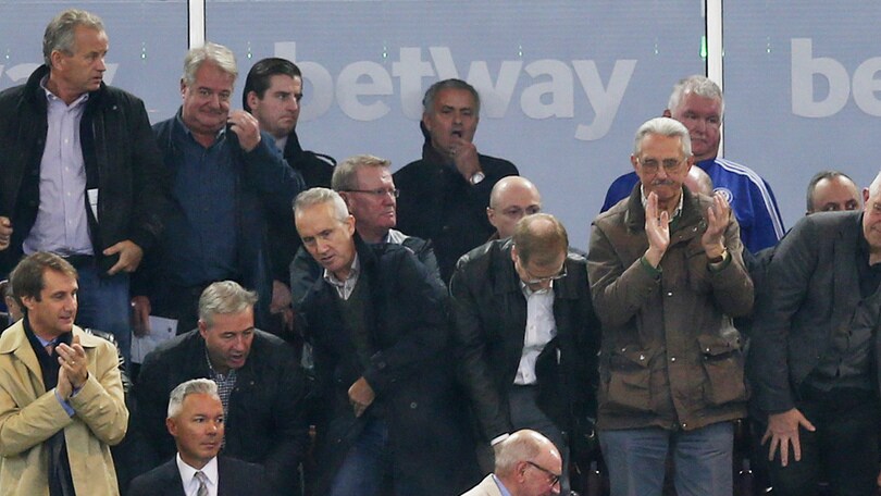 Chelsea ancora ko, Mou espulso. Arsenal primo