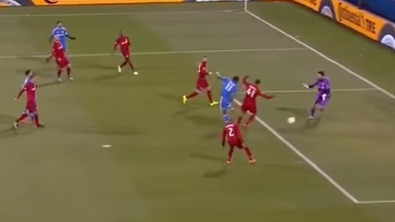 Drogba fantastico: guarda che colpo di tacco