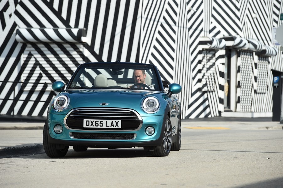 Nuova Mini Cabrio, le prime immagini