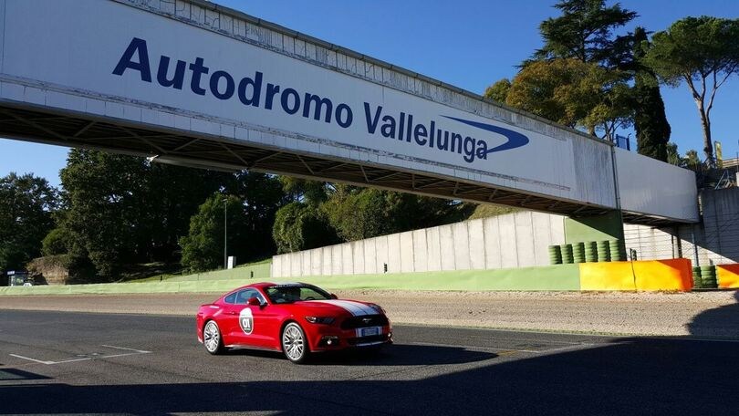 Ford Mustang, le pony car in pista a Vallelunga