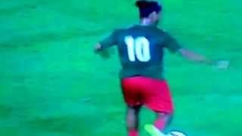 Ronaldinho intramontabile: è ancora no-look style