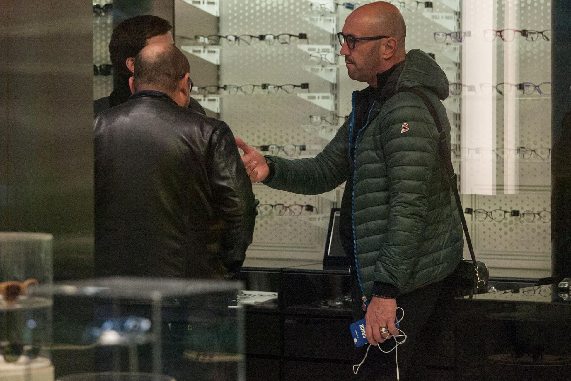 Zenga, sulla cover del cellulare c'è scritto "Coach"