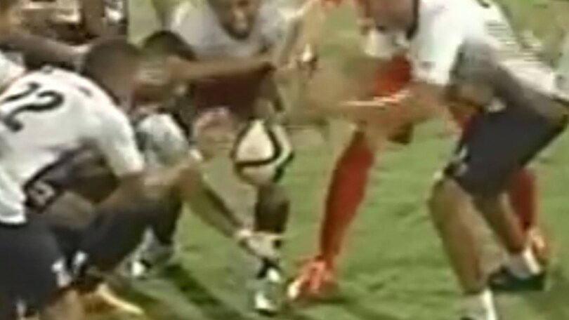 Il pallone levita, l'esultanza è magica: ma come ha fatto?
