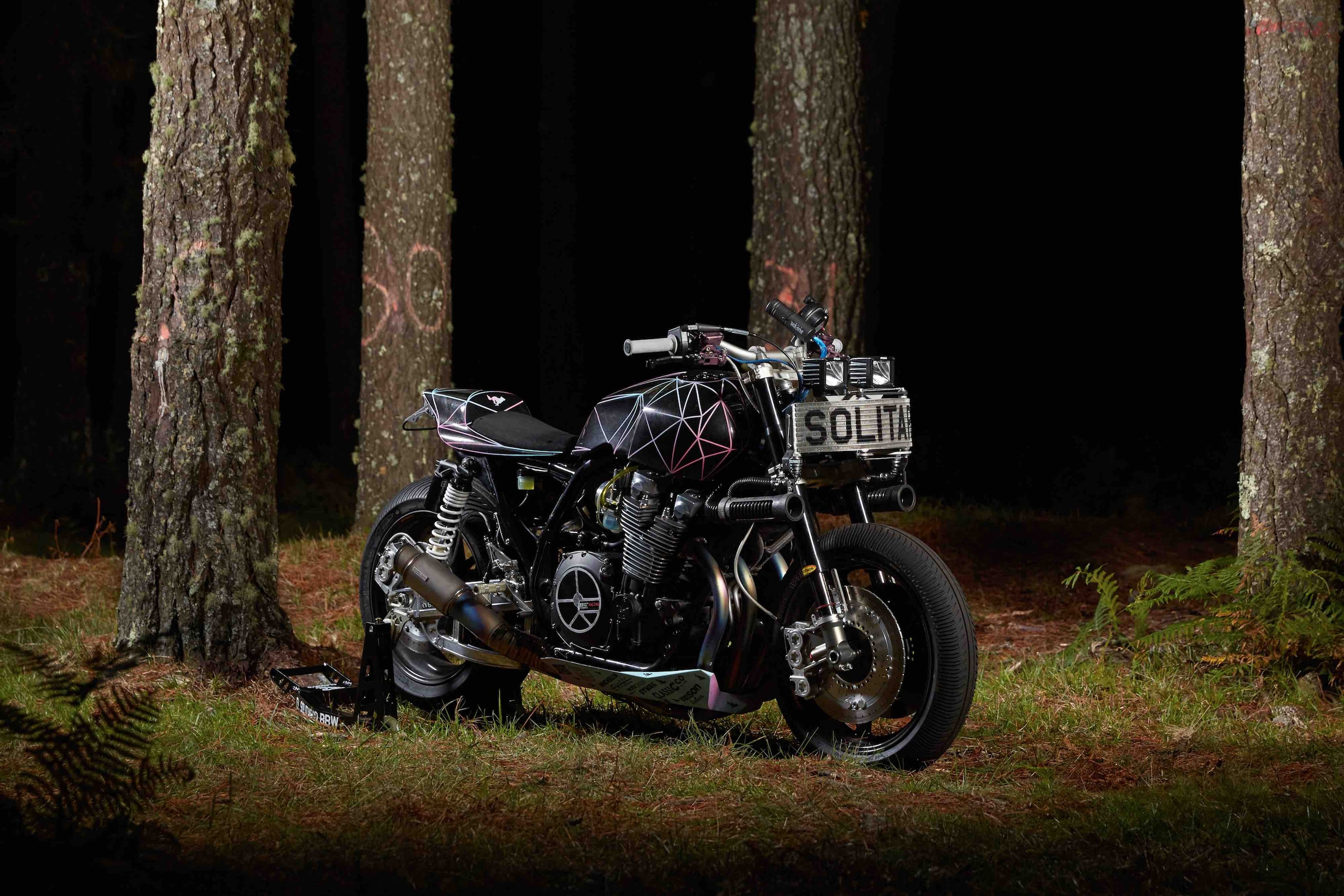 Yamaha XJR 1300 El Solitario: chi ha paura del lupo cattivo?