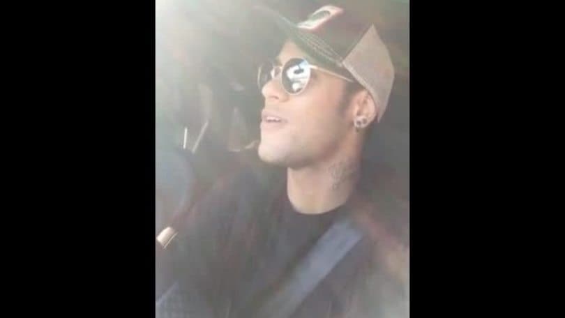 Neymar, fenomeno anche come cantante