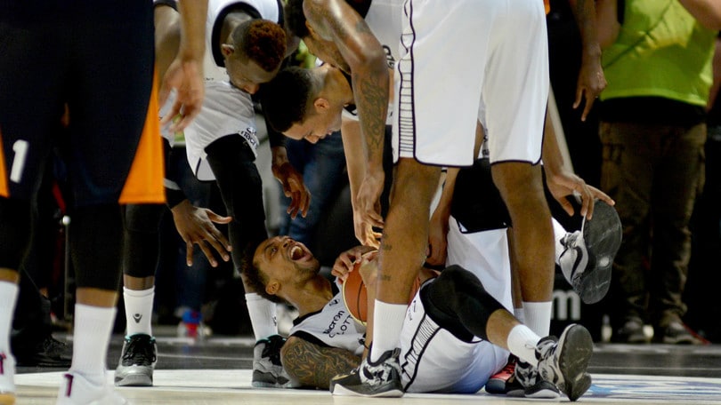 Virtus, Ray si ferma e polemizza