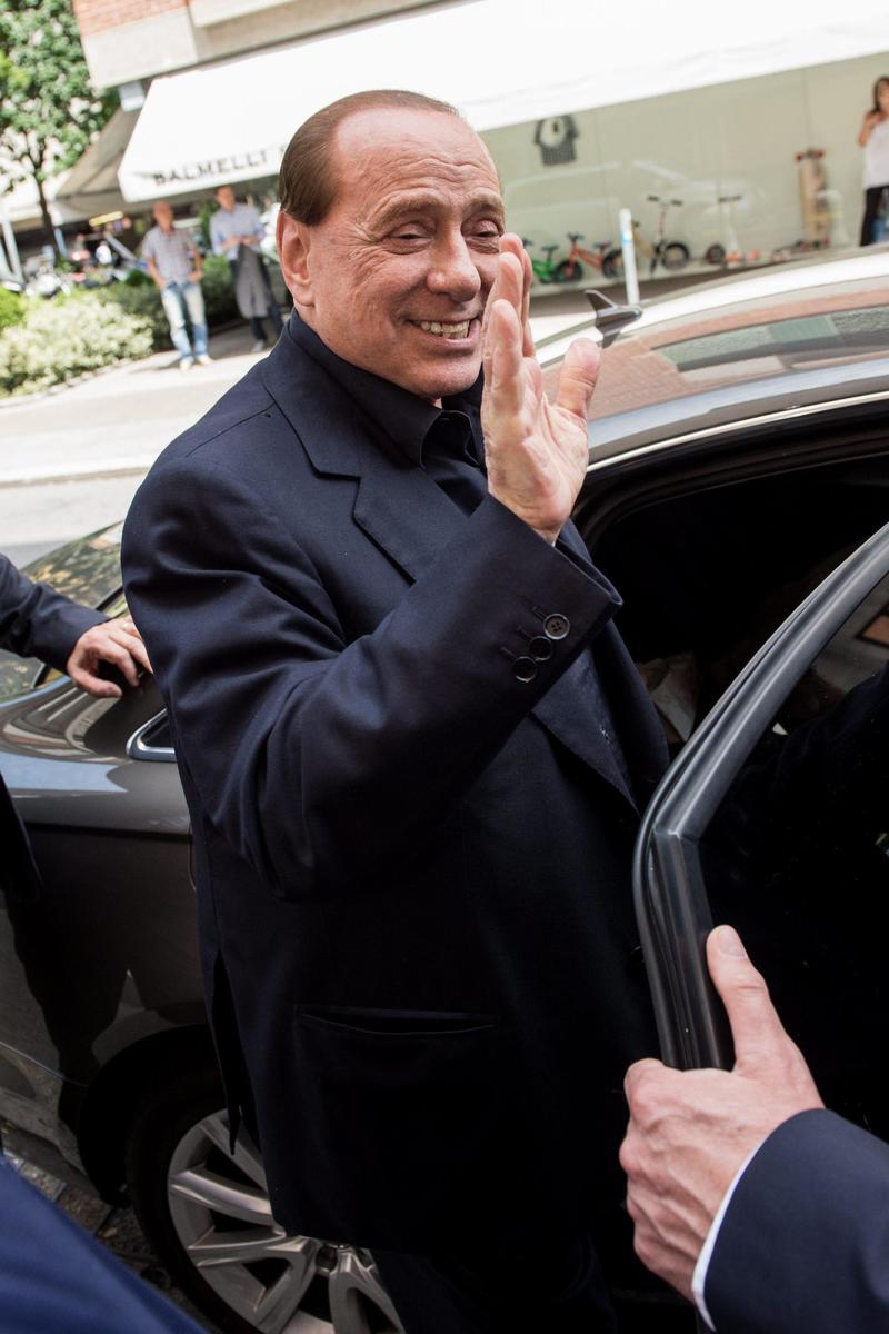 Berlusconi stuzzica Sinisa: «Se ho tempo, vado a giocare io...»