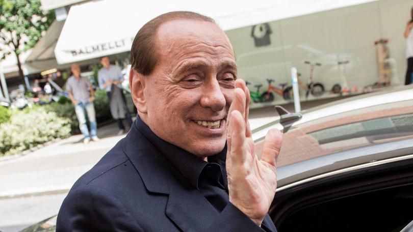 Berlusconi stuzzica Sinisa: «Se ho tempo, vado a giocare io...»