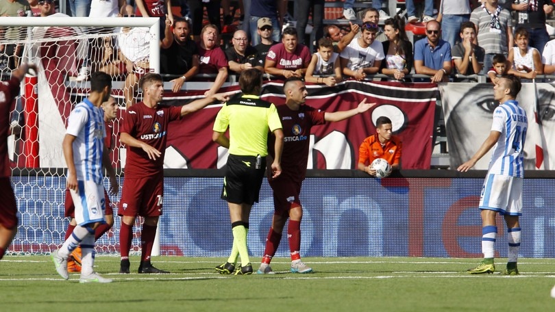 Bari, arbitra Ripa. Avellino, c'è Di Paolo
