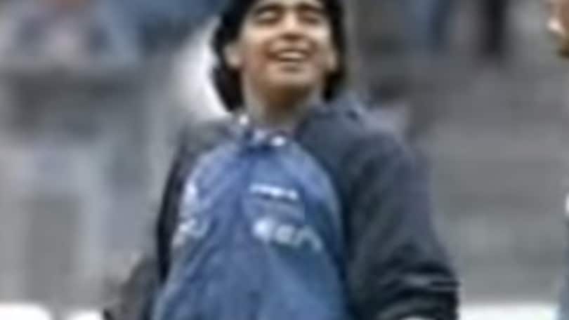 Quando Maradona ballava e palleggiava a tempo di musica