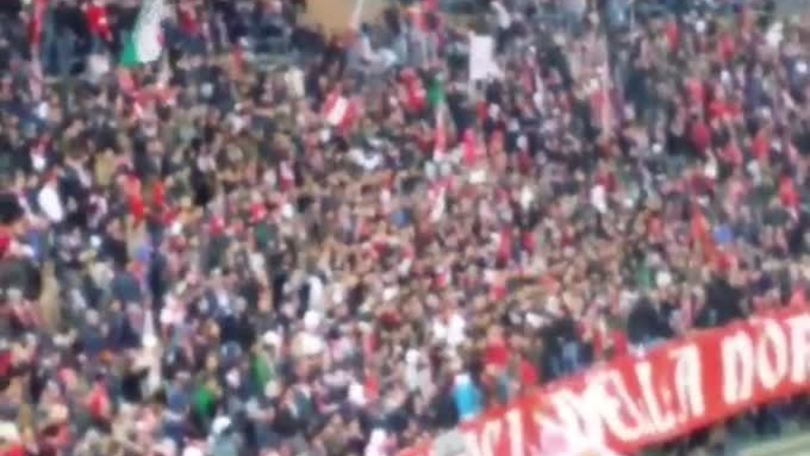 Il coro cantato dai tifosi del Bari