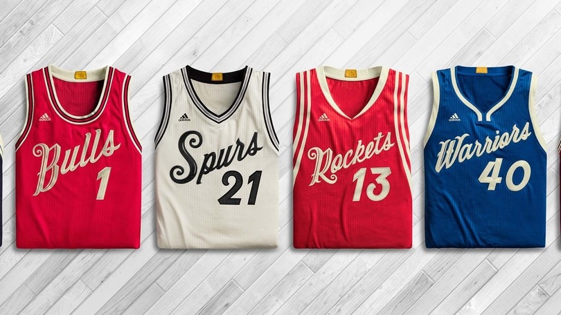NBA, le divise natalizie non hanno... le maniche