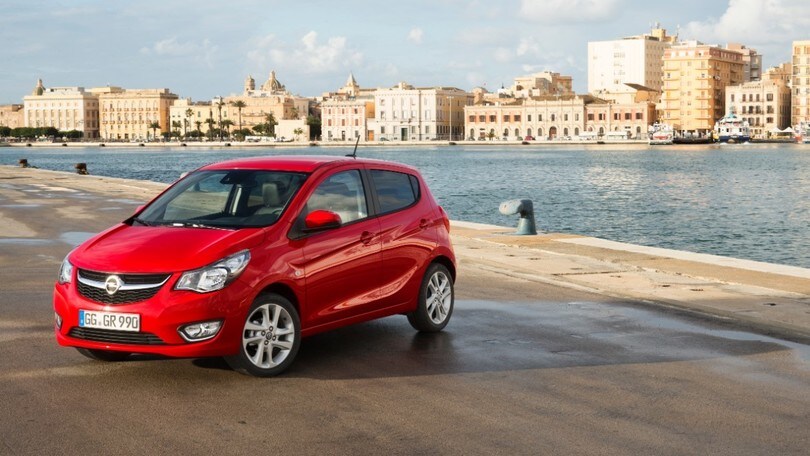 Opel Karl, foto e prezzi della compatta "easy"