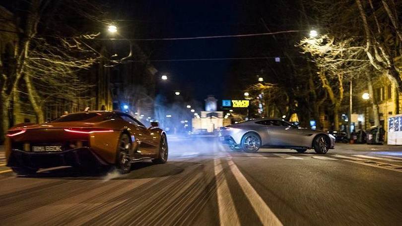 Spectre, un trionfo di supercar e humor made in England
