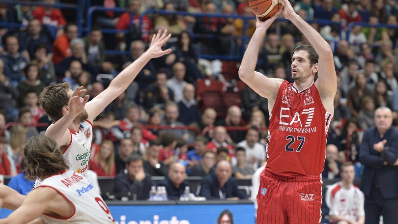Basket, scudetto: Milano avanti, trionfo Reggio Emilia a 4,00
