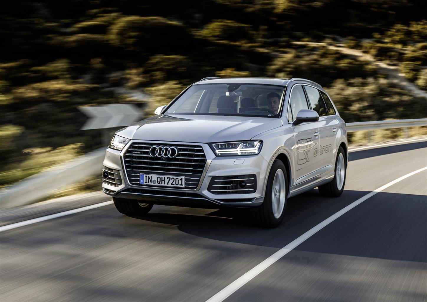 Audi Q7 e-tron, il premium SUV diventa ibrido