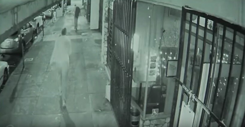 Le ruba il telefono, Serena Williams rincorre il ladro VIDEO