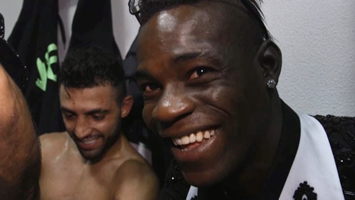 Petrosyan campione, Balotelli fa il tifo