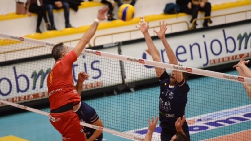 Volley: A2 Maschile, Vibo doma Siena