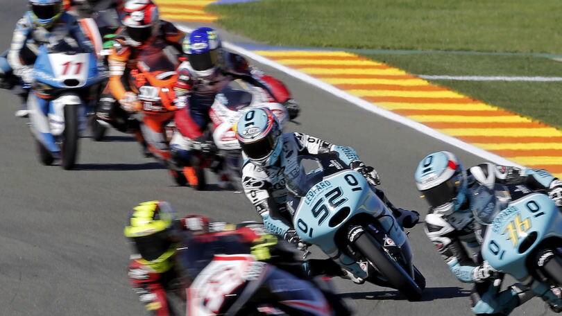 Moto3 Valencia: vince Oliveria, titolo a Kent