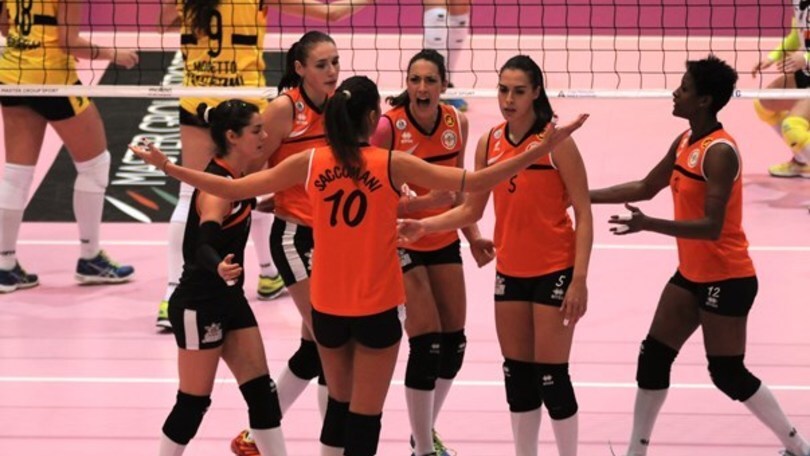 Volley: A2 Femminile, le capolista cadono insieme