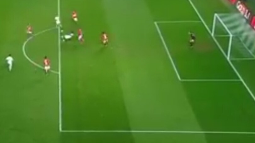Certi gol non li fa solo Ibrahimovic, anche Mbengue