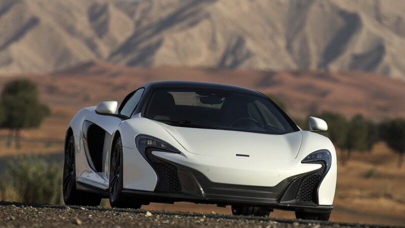 McLaren 650S vernciata in oro per il Salone di Dubai