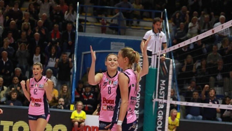 Volley: Champions League, la Pomì si arrende al tie break